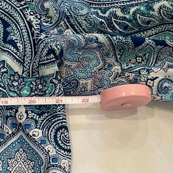 Chico's Cotton Non-Iron Blue Paisley V-Neck Button Down 3/4 Sleeve Shirt, XL - Picture 11 of 12